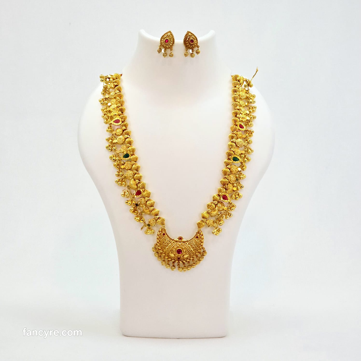 The Ojasvi Antique Goldforming Saaj