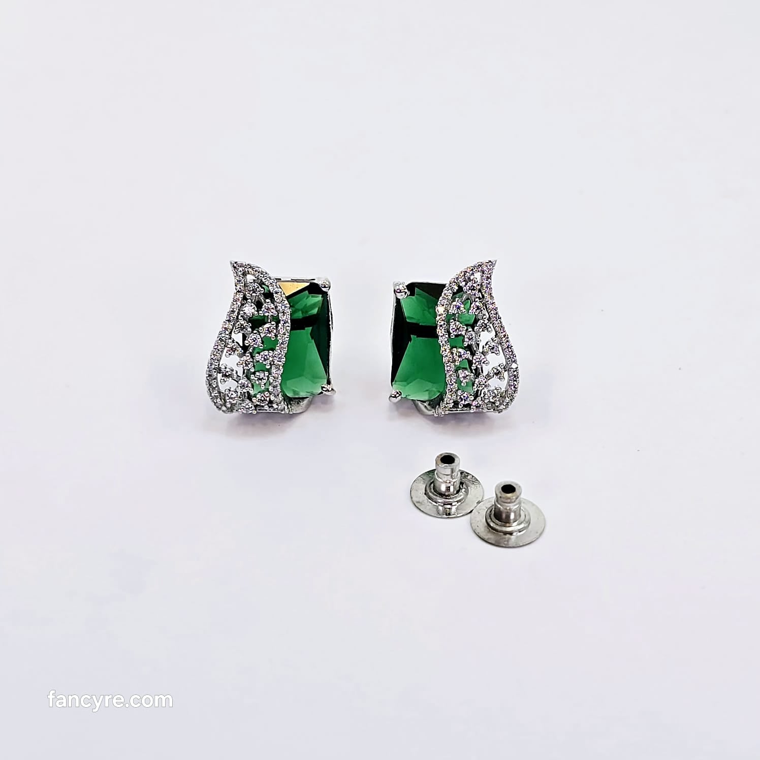The Soren Whitegold A.D Earring