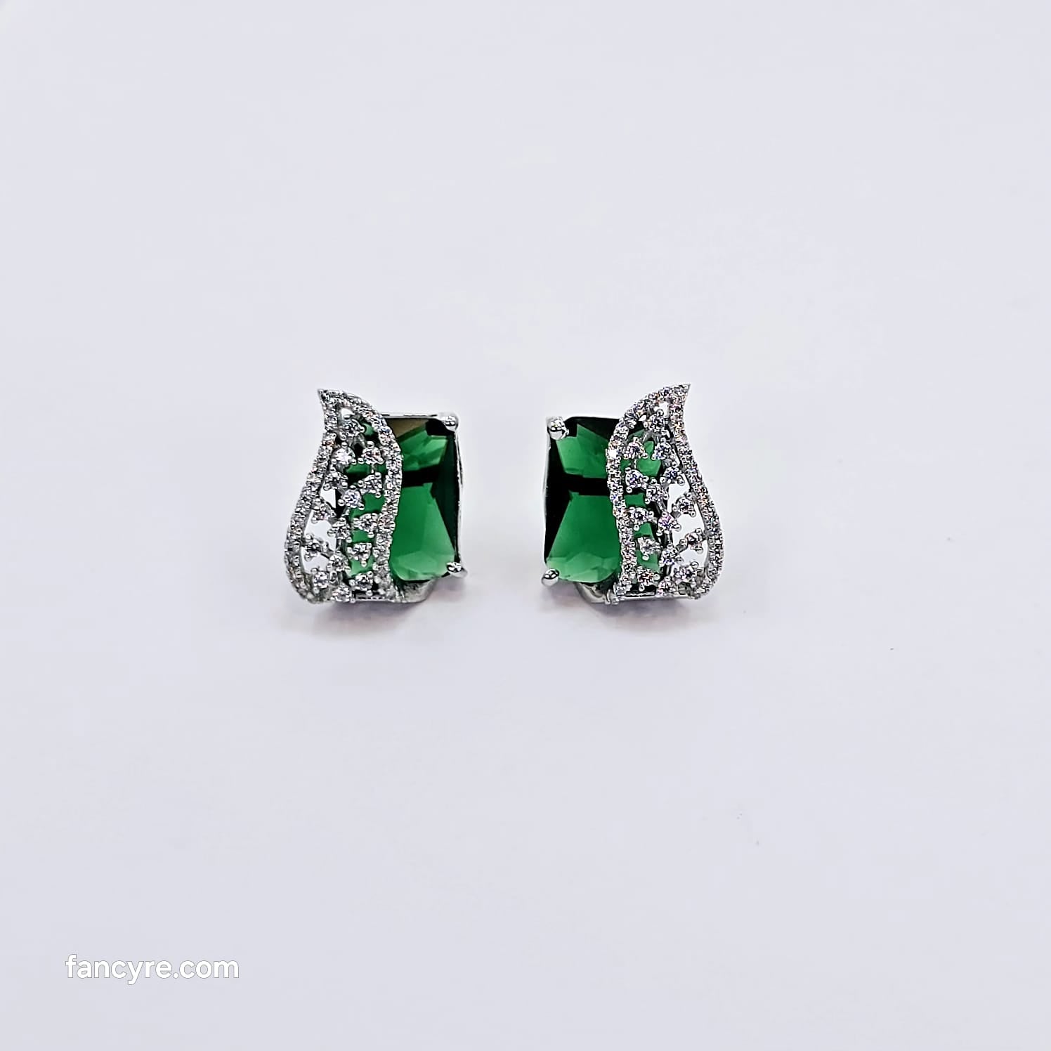 The Soren Whitegold A.D Earring