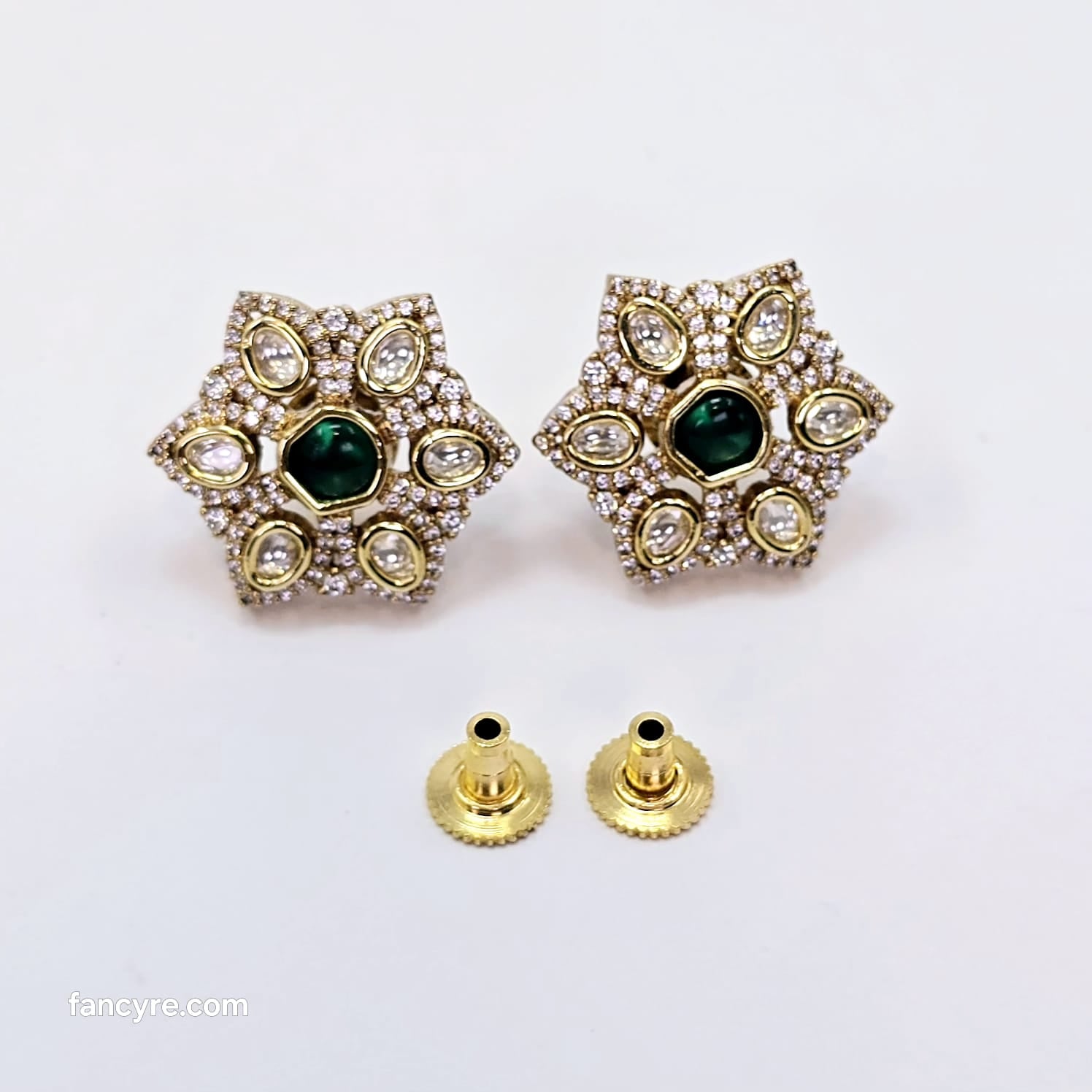 The Serafina Yellowgold A.D Pendant Earring