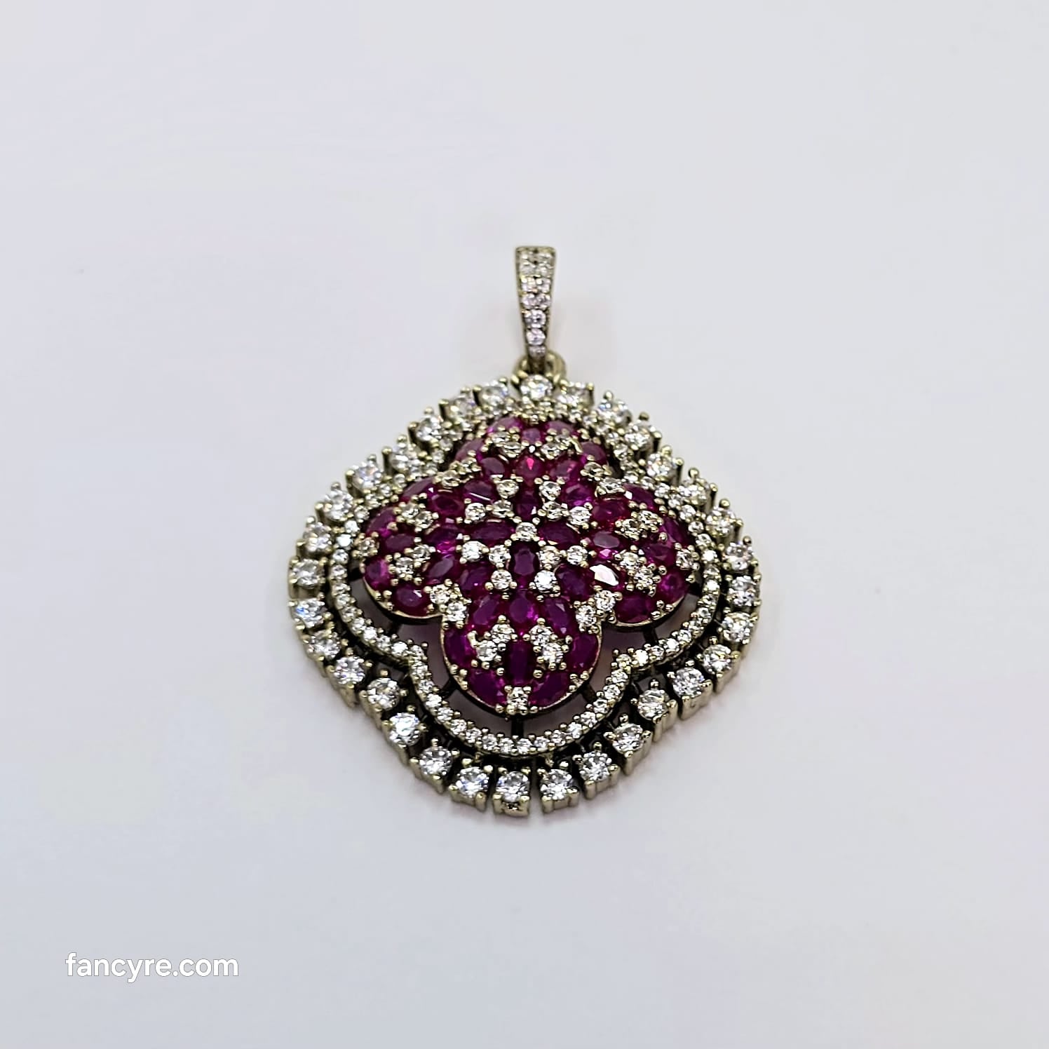 The Noliya Victorian Polish Pendant Earring
