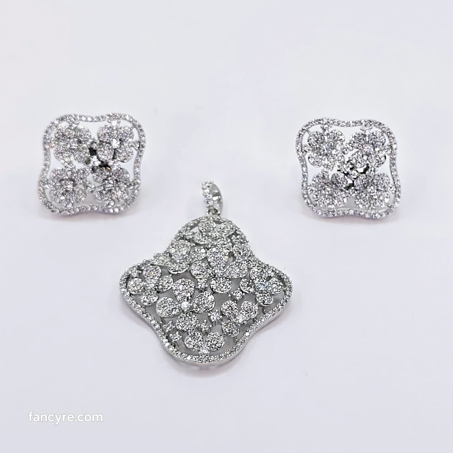 The Henri Whitegold A.D Pendant Earring