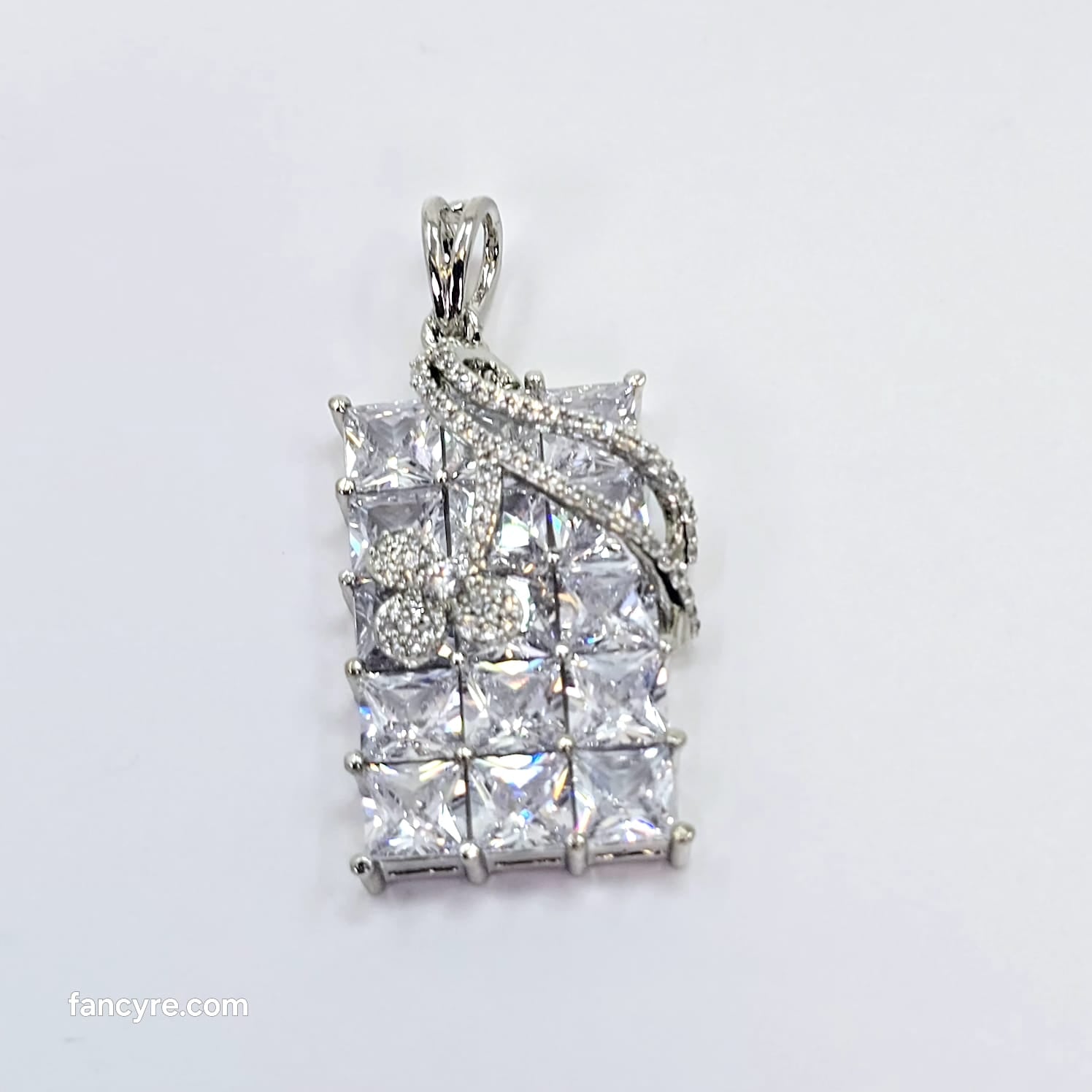 The Nayeli Whitegold A.D Pendant Earring