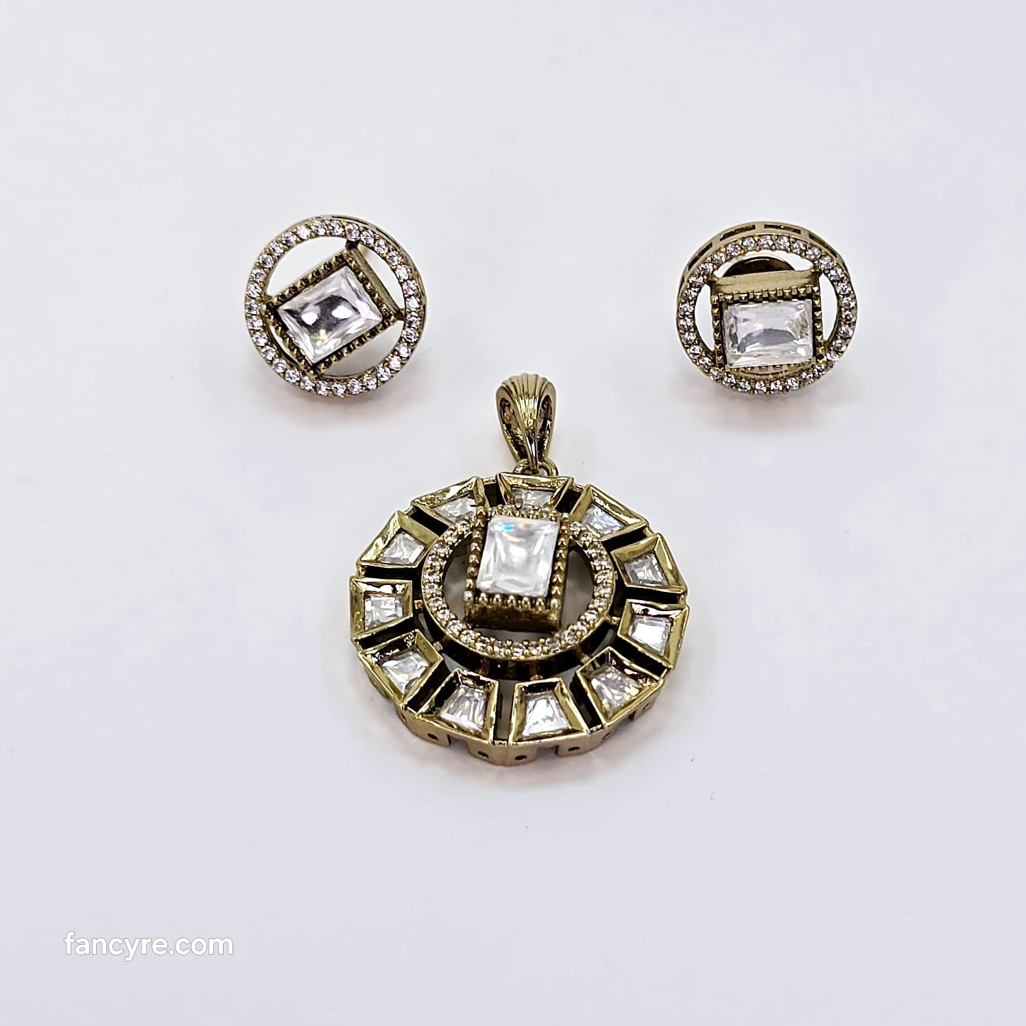The Miller Victorian Polish Pendant Earring