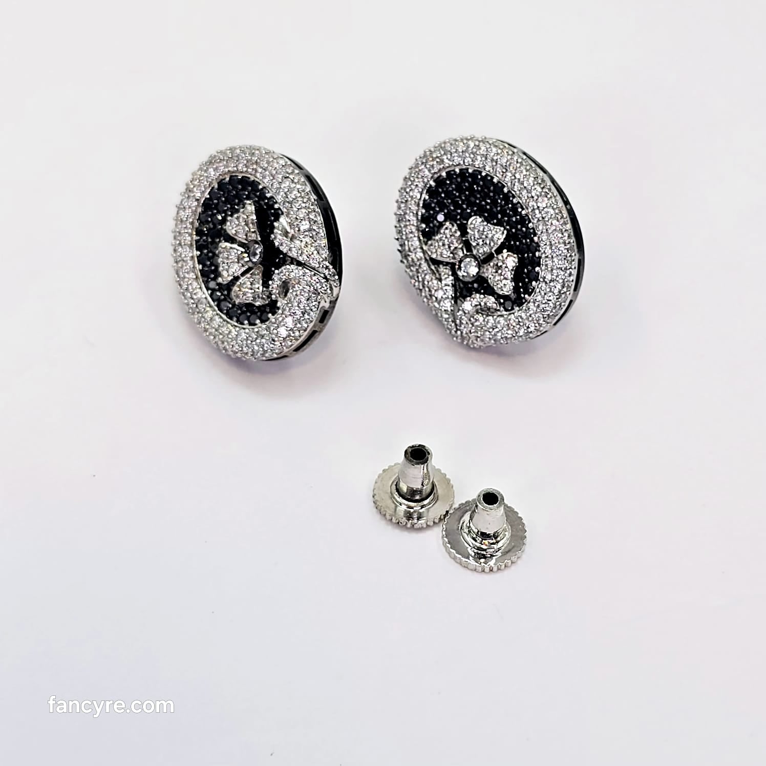 The Mariana Blackgold A.D Pendant Earring
