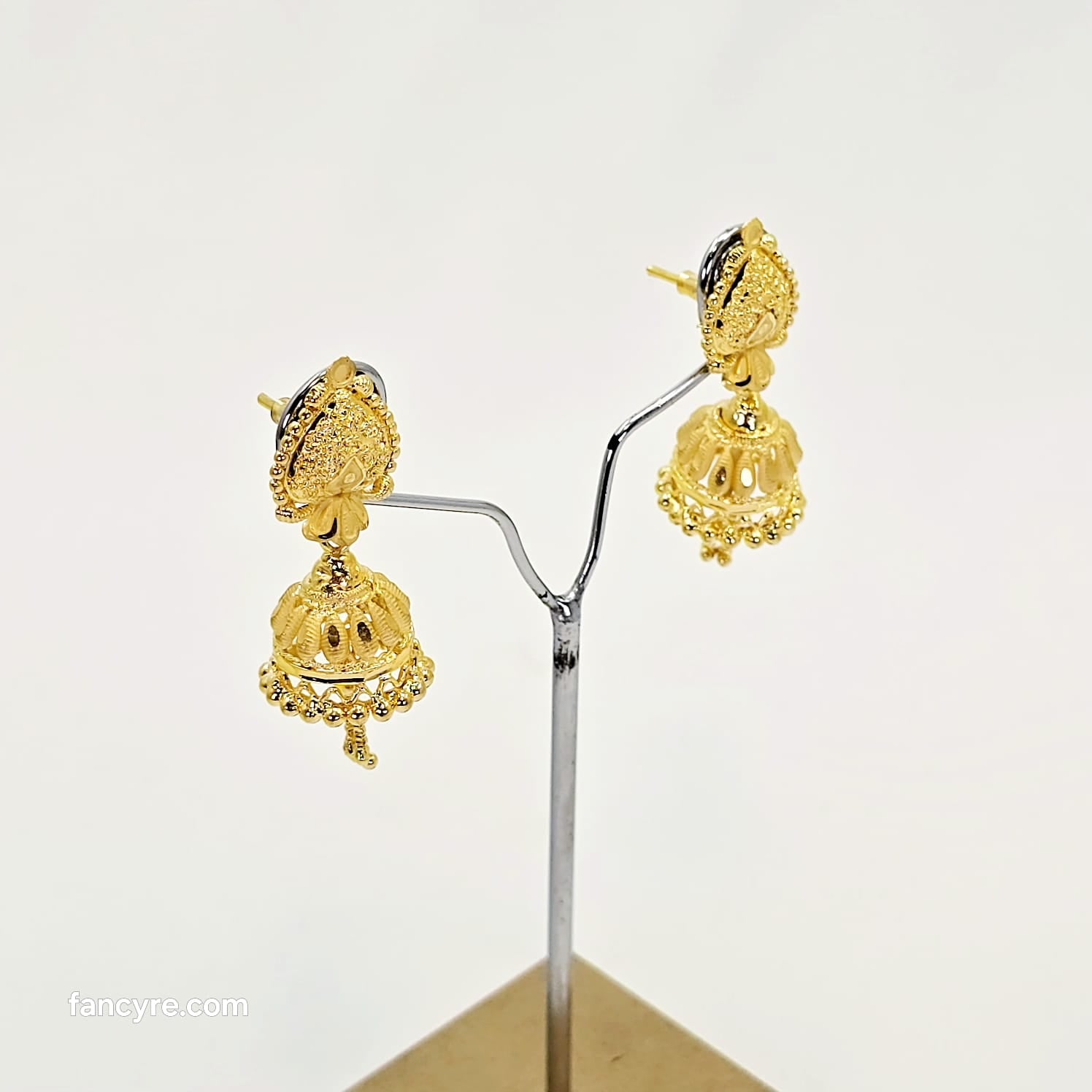 The Hitakshi Goldforming Earring
