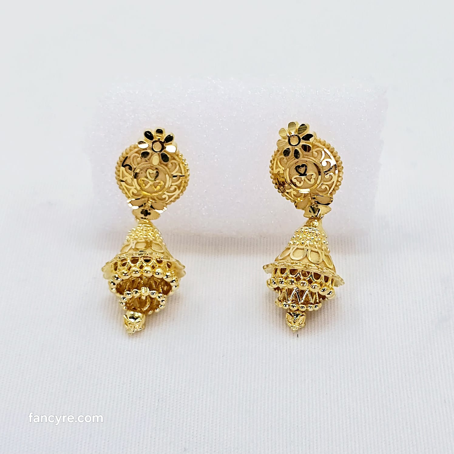 The Keshvi Goldforming Earring