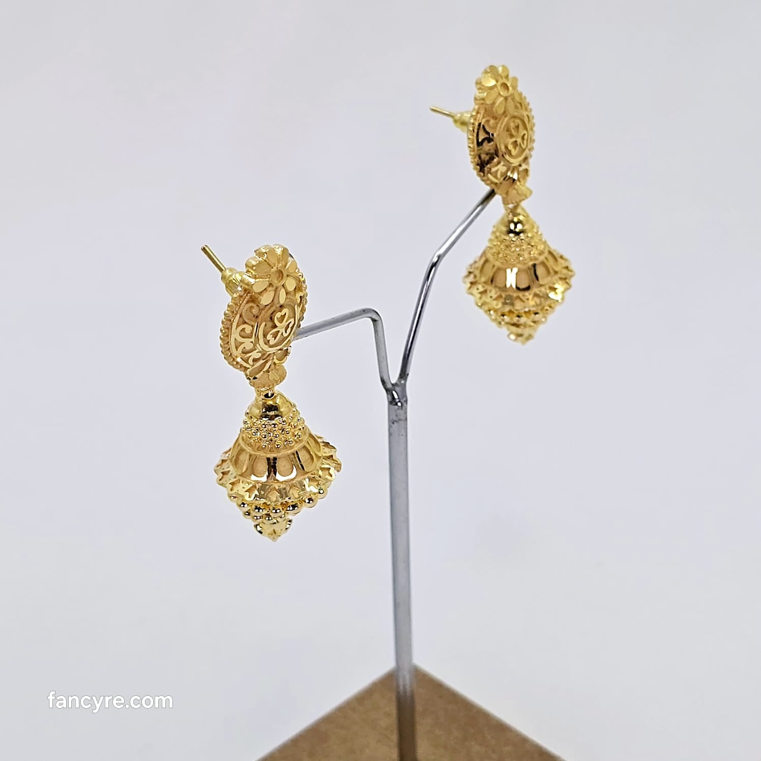 The Keshvi Goldforming Earring