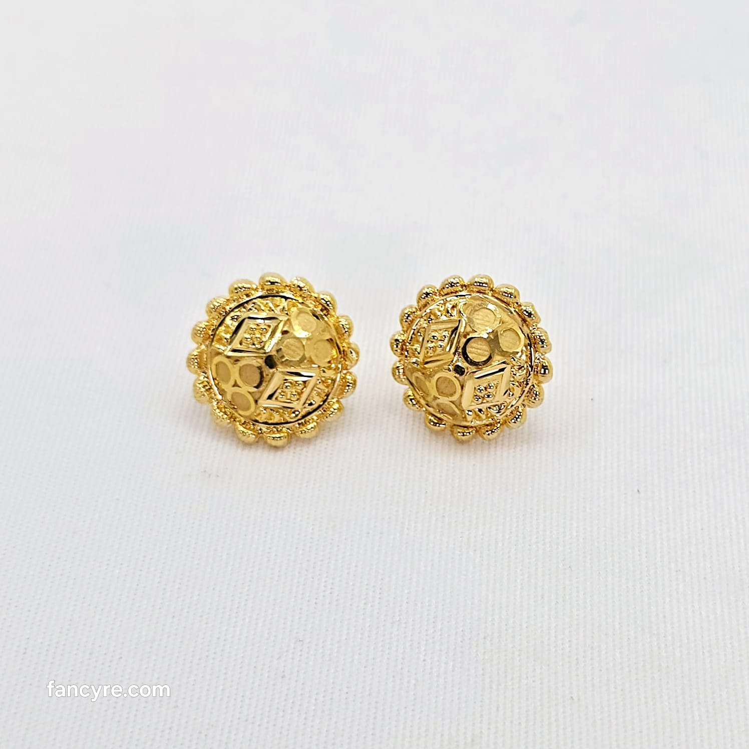 The Hemadri Goldforming Earring