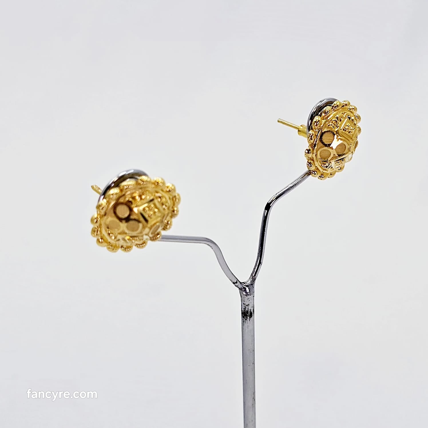 The Hemadri Goldforming Earring