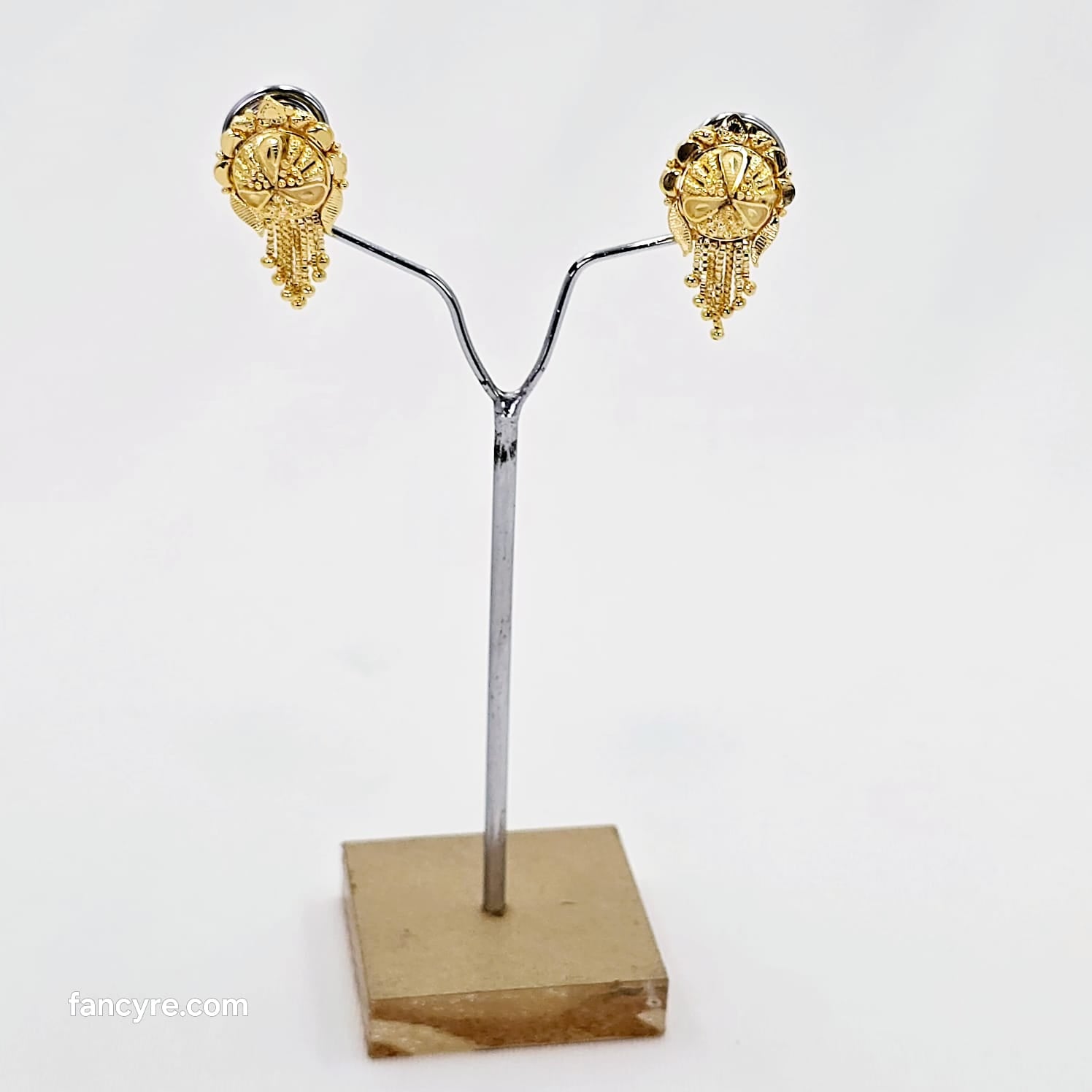 The Kavani Goldforming Earring
