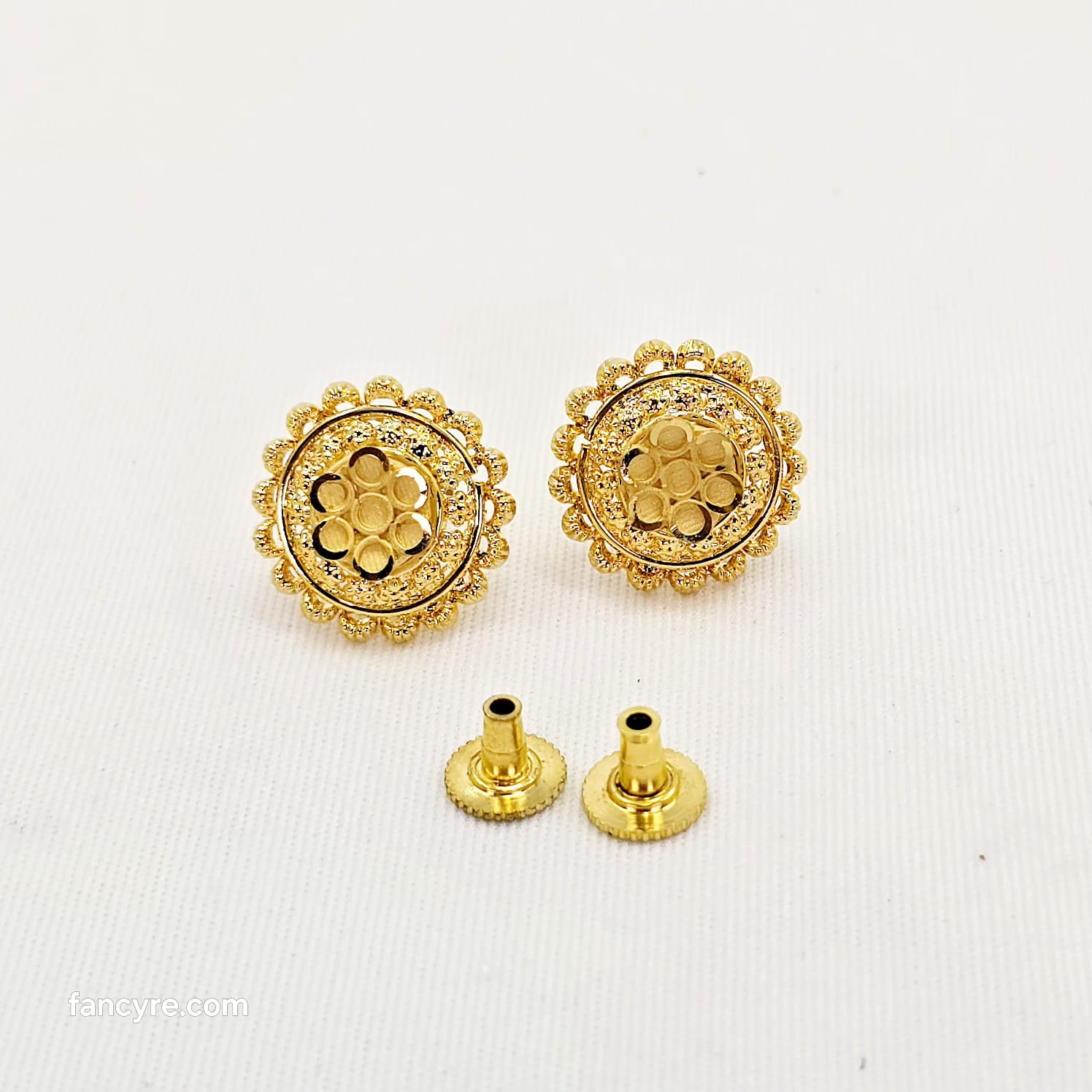 The Hanisha Goldforming Earring
