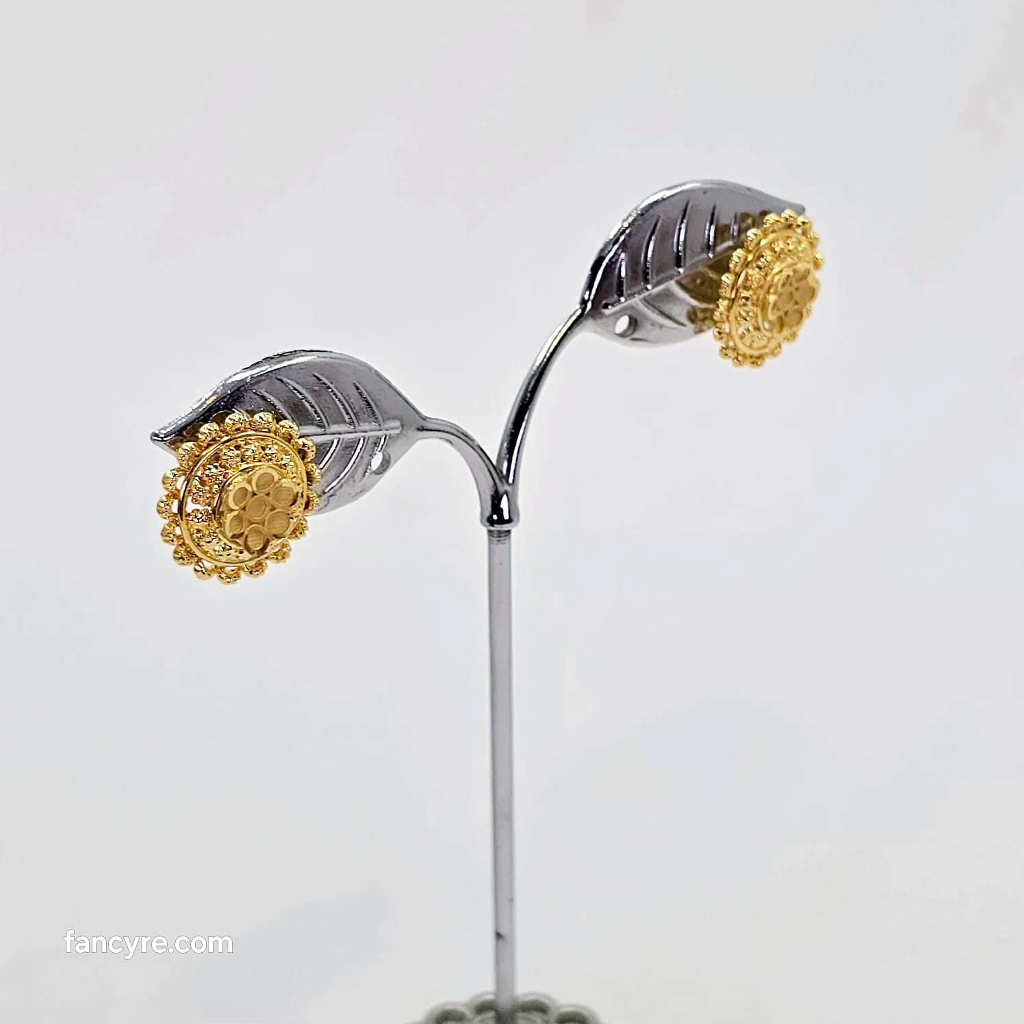 The Hanisha Goldforming Earring