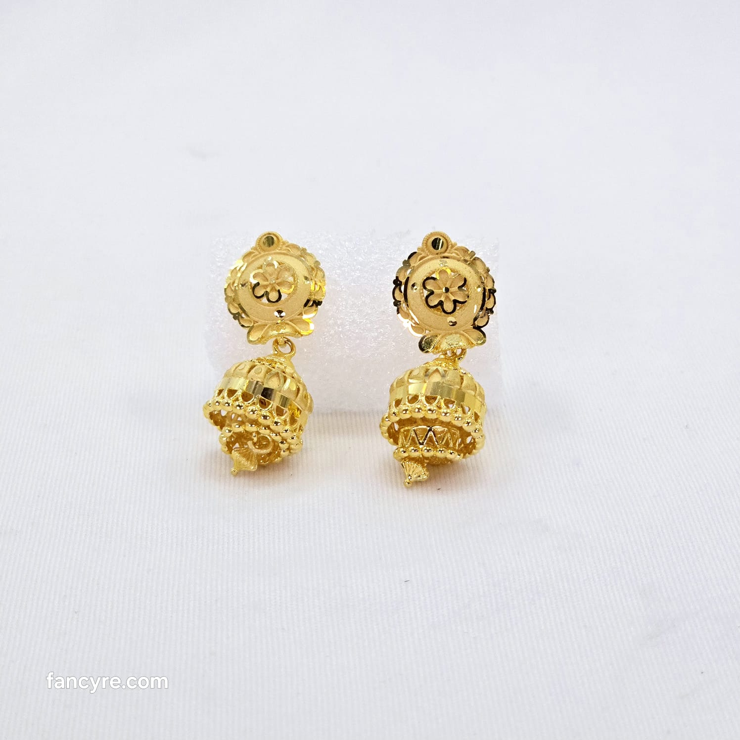 The Harsika Goldforming Earring