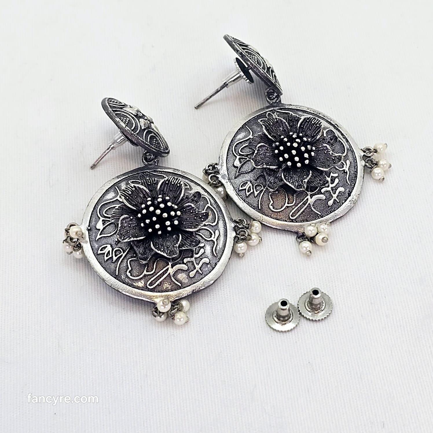 The Carly Oxidized Earring