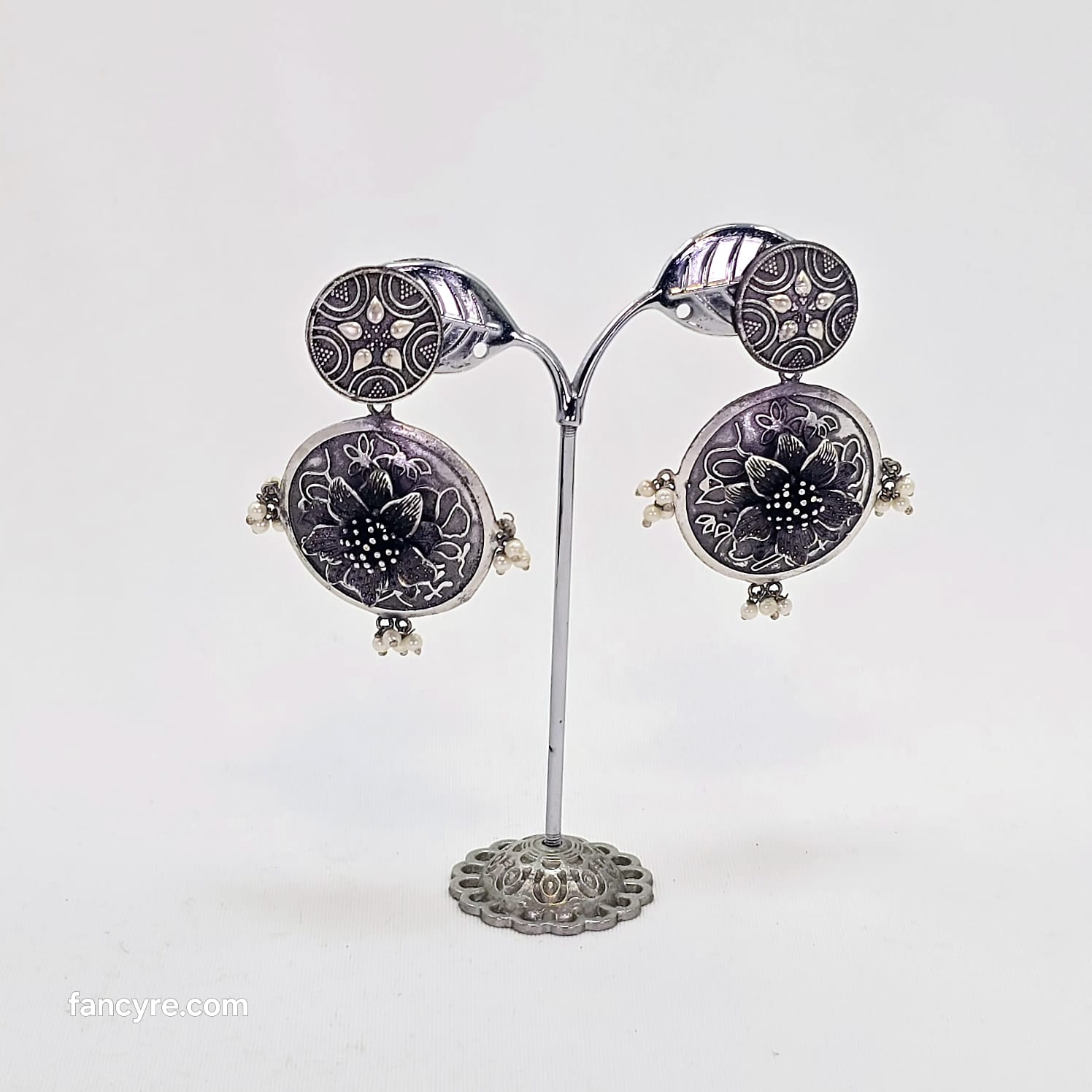 The Carly Oxidized Earring