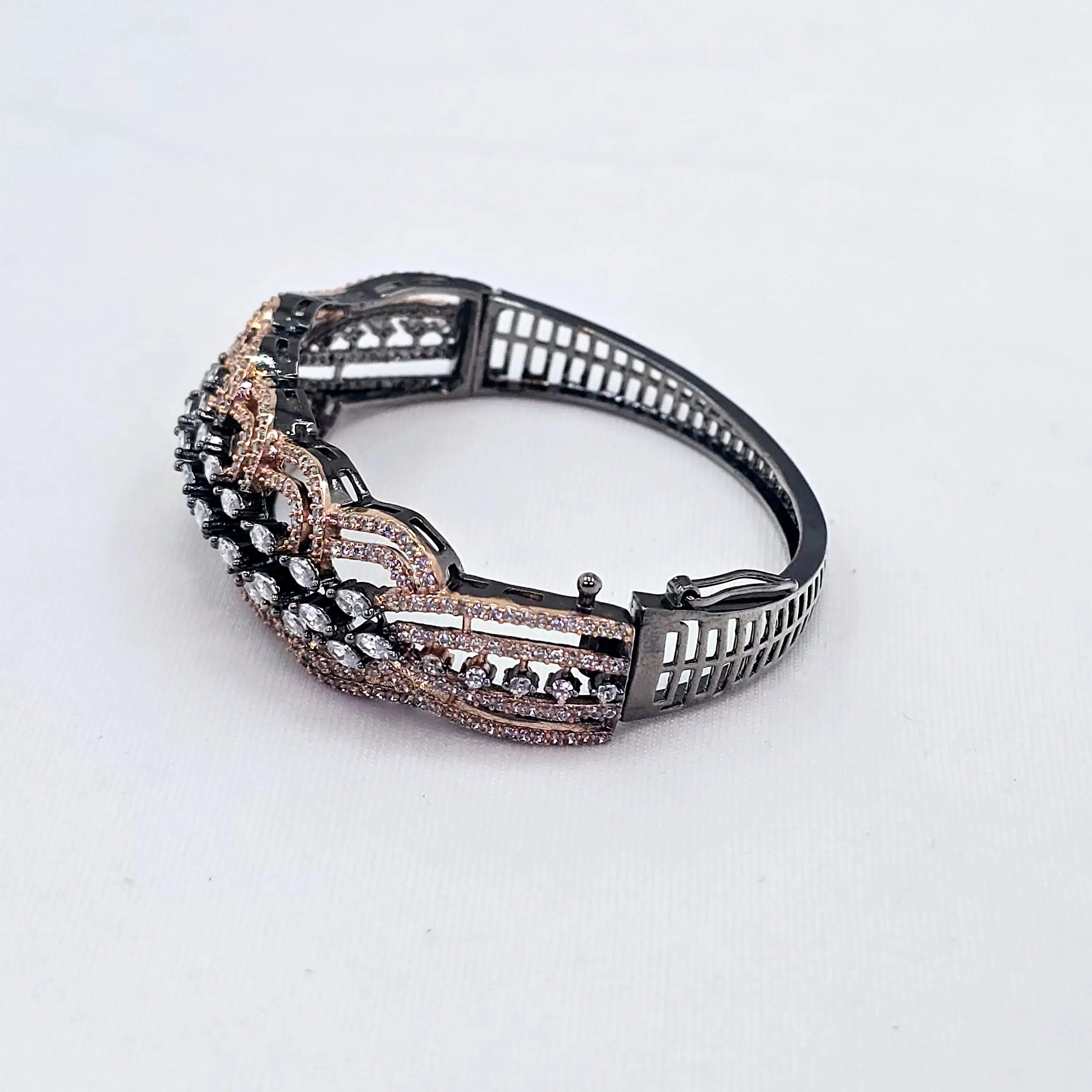 The Saisha Blackgold A.D Bracelet