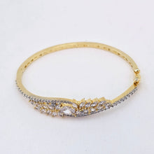 The Samidha Yellowgold A.D Bracelet