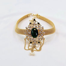 The Avnita Goldforming Bajubandh