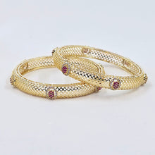 The pakhi Kempu Bangle