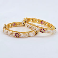 The Mridvika Moti Bangle