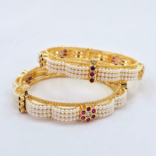 The Mridvika Moti Bangle