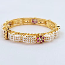 The Mridvika Moti Bangle
