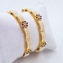 The Mridvika Moti Bangle