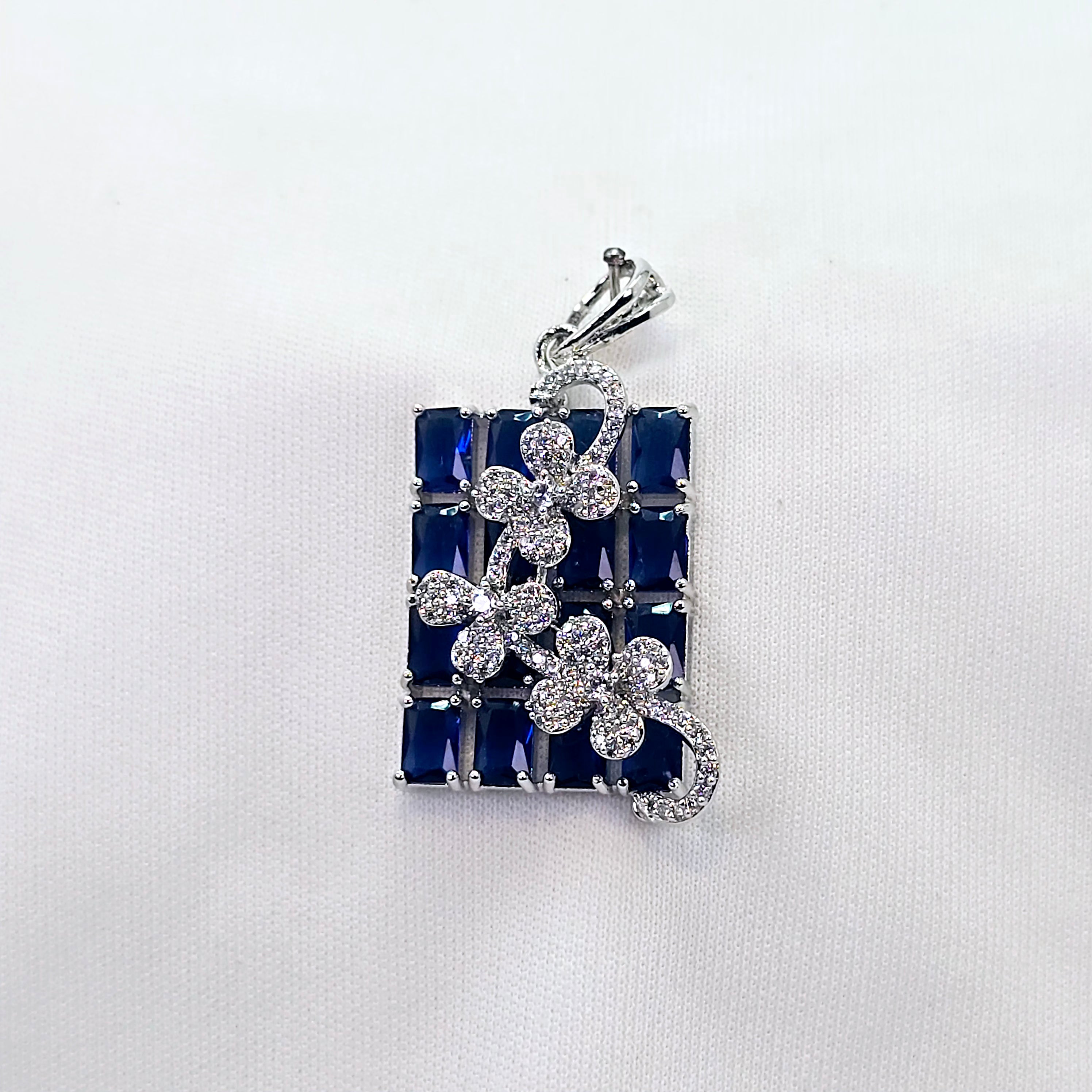 The Natalie Whitegold A.D Pendant Earring