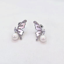 The Stella Whitegold A.D Pendant Earring Set