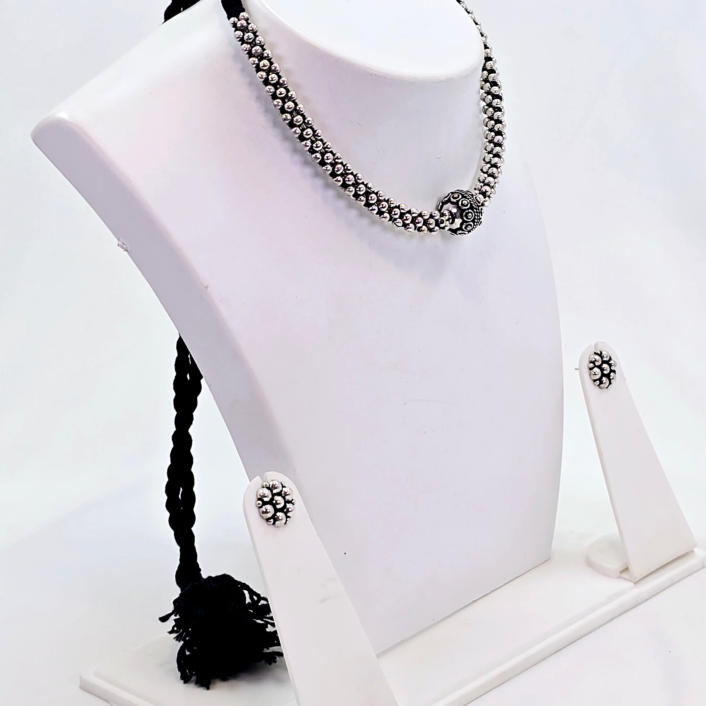 The Margot Oxidized Necklace