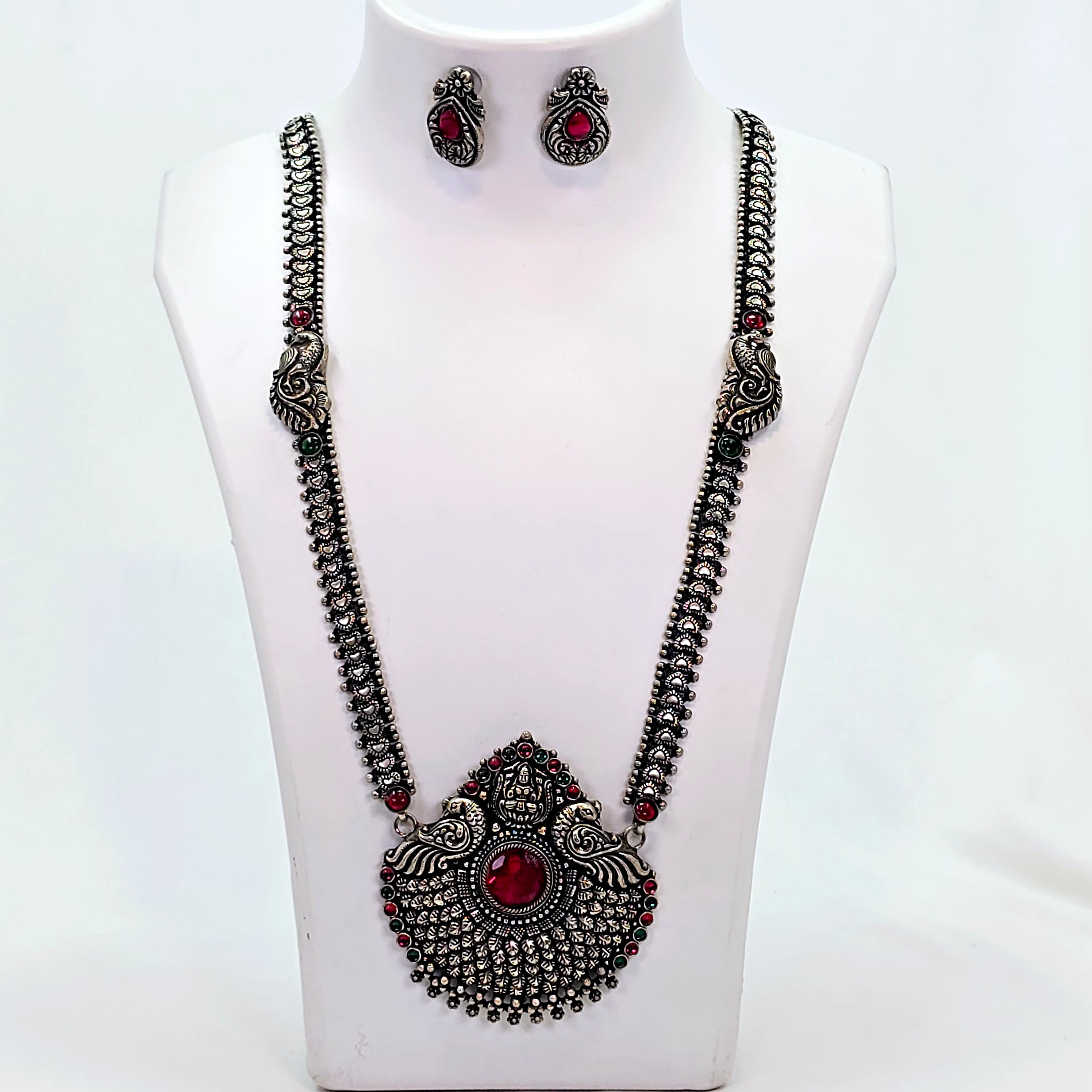 The Alina Oxidized Long Necklace