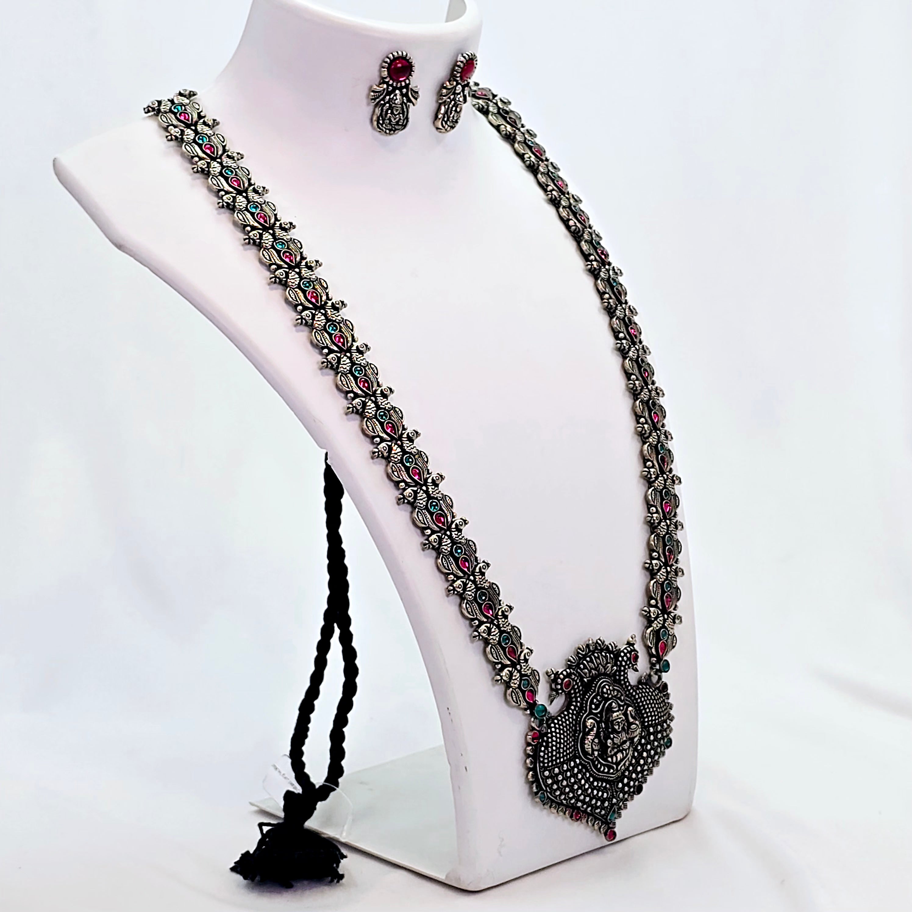 The Mary Oxidized Long Necklace
