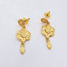 The Madhavi Goldforming Necklace