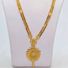 The Madhavi Goldforming Necklace