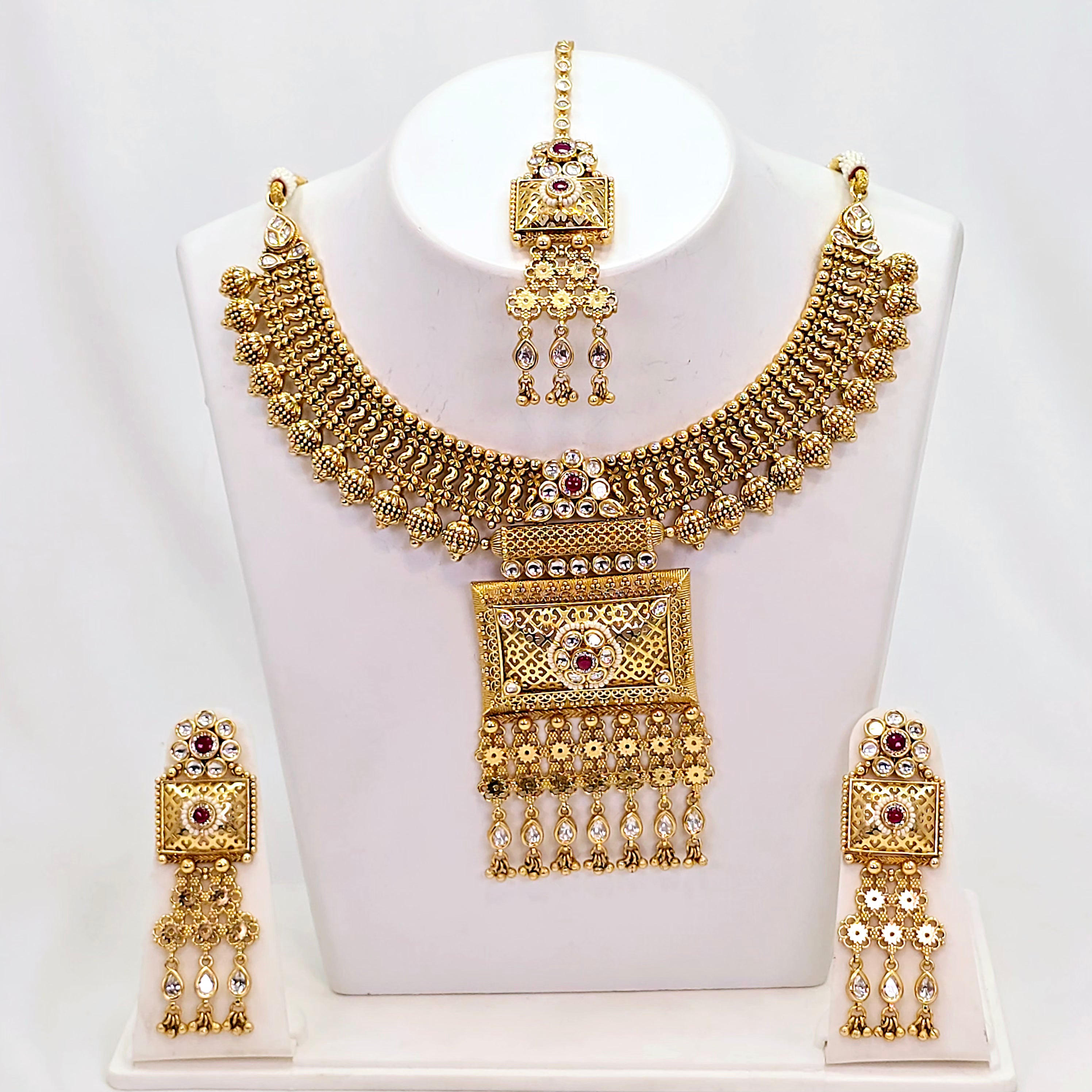 The Nehal Rajwadi Necklace