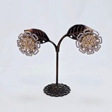 The Maxine Yellowgold A.D Earring