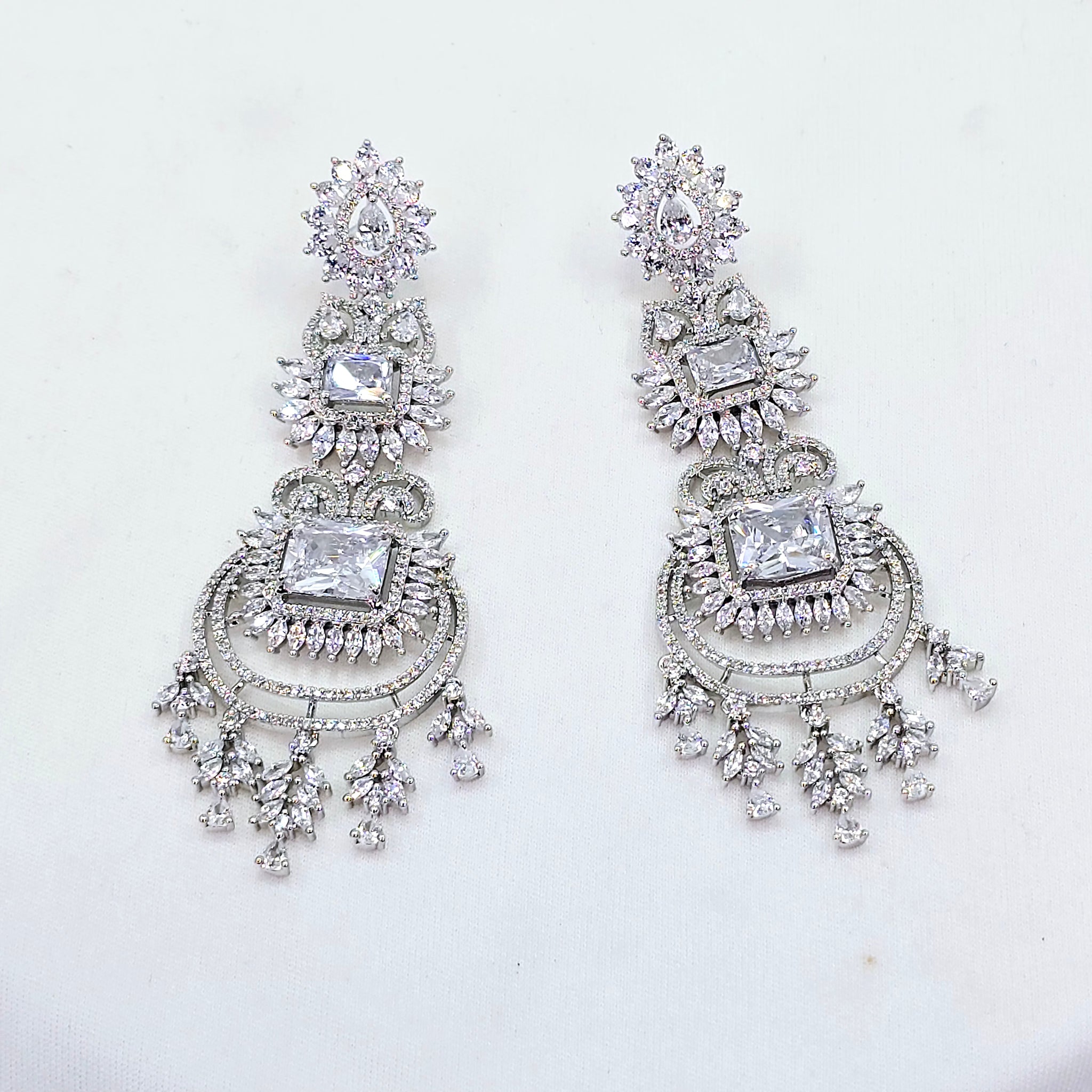 The Renata Whitegold A.D Earring
