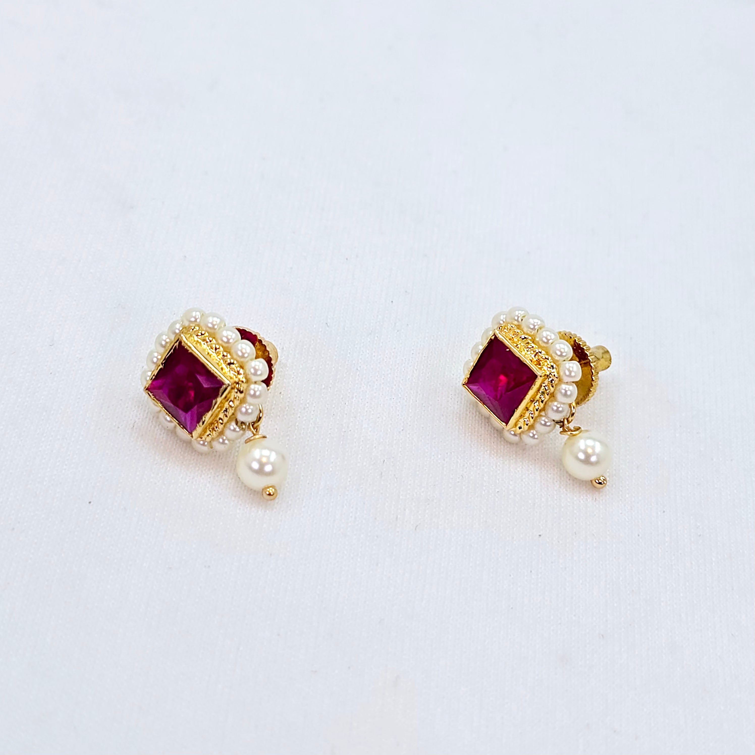 The Manjiri Moti Earring