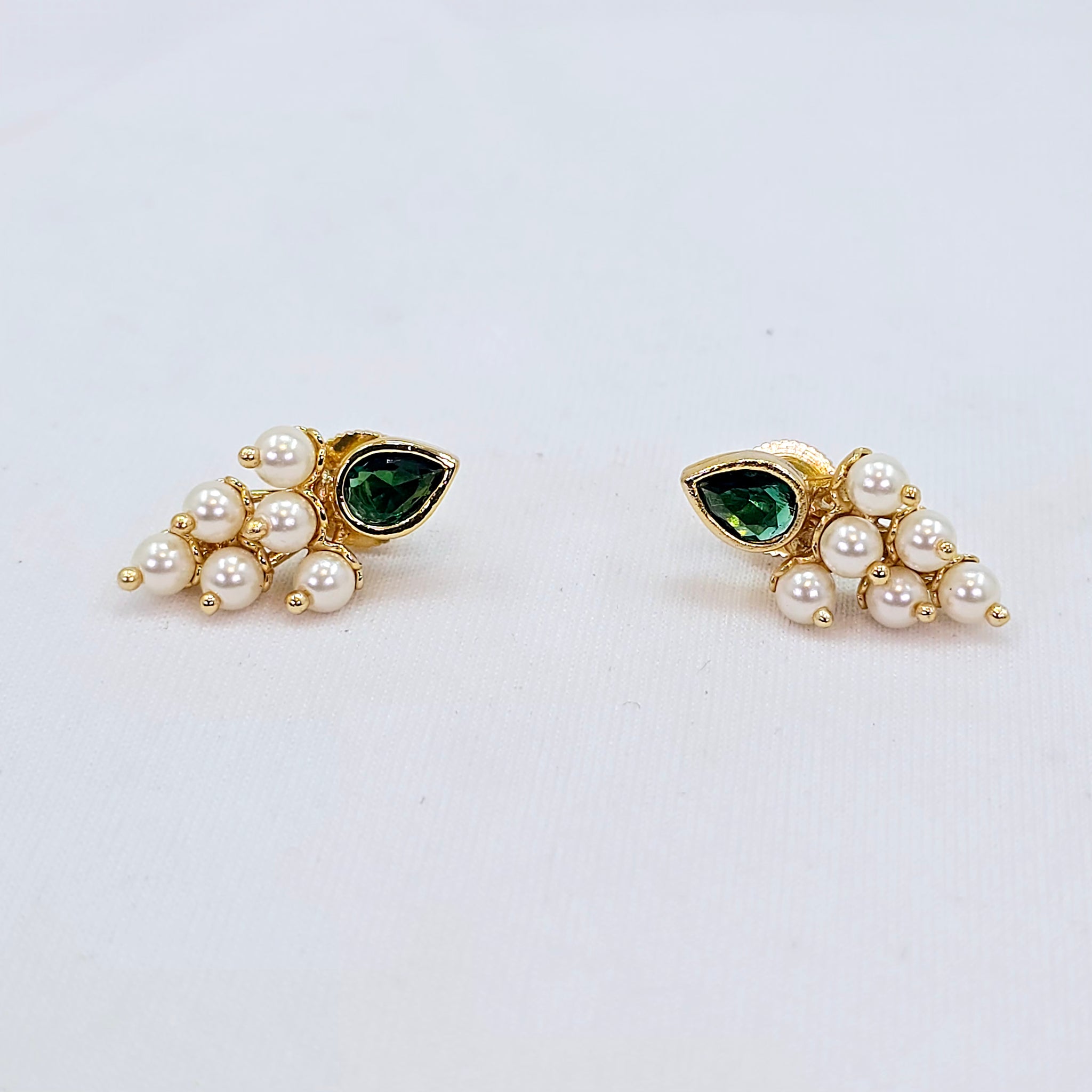 The Mrunal Moti Earring