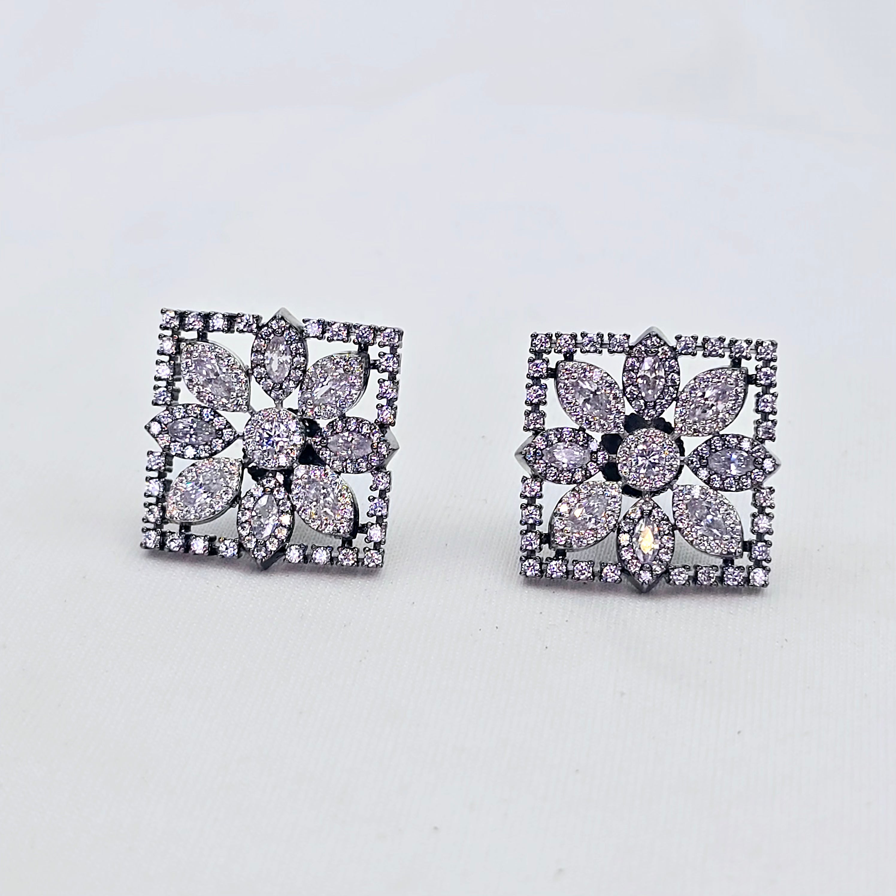 The Mazie Blackgold A.D Earring