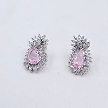 The Winona Whitegold A.D Earring