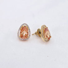 The Annika Yellowgold A.D Earring