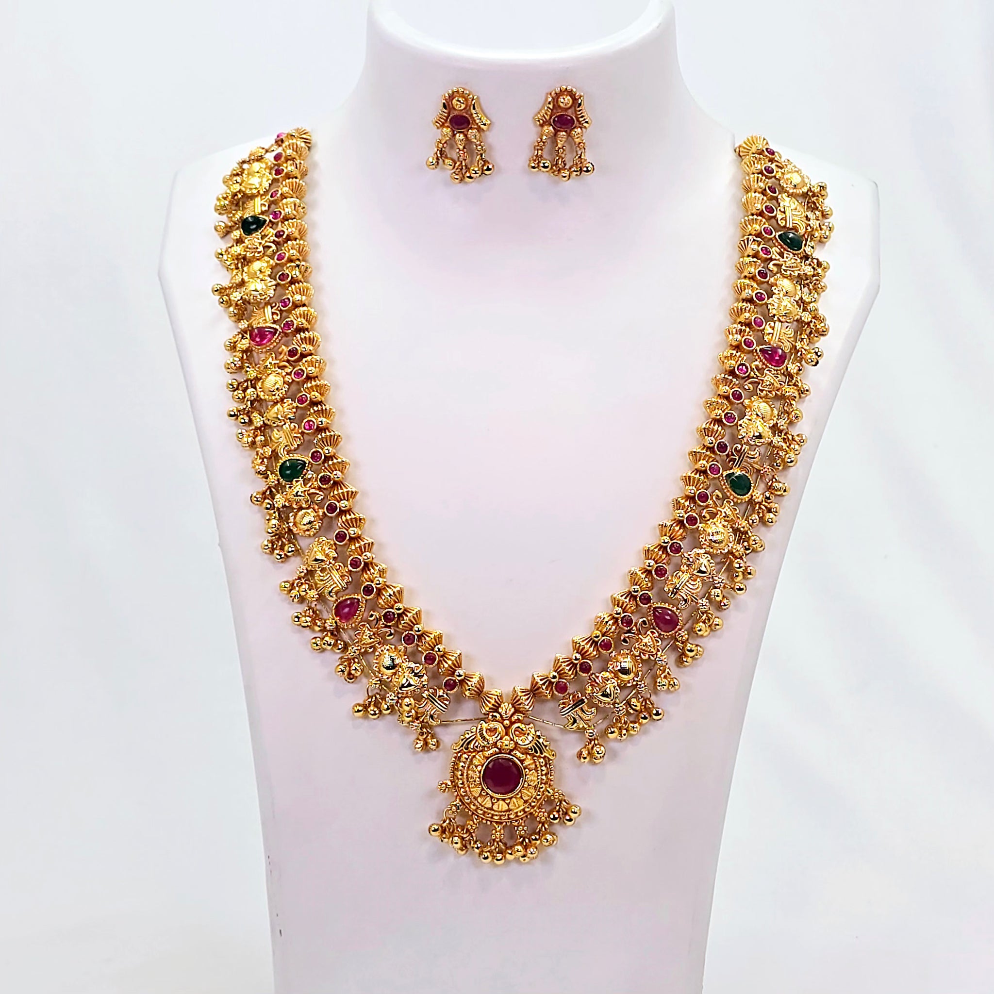The Saachi Antique Goldforming Saaj
