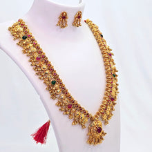 The Saachi Antique Goldforming Saaj