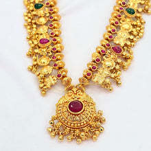 The Saachi Antique Goldforming Saaj