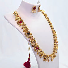 The Ramya Antique Goldforming Saaj