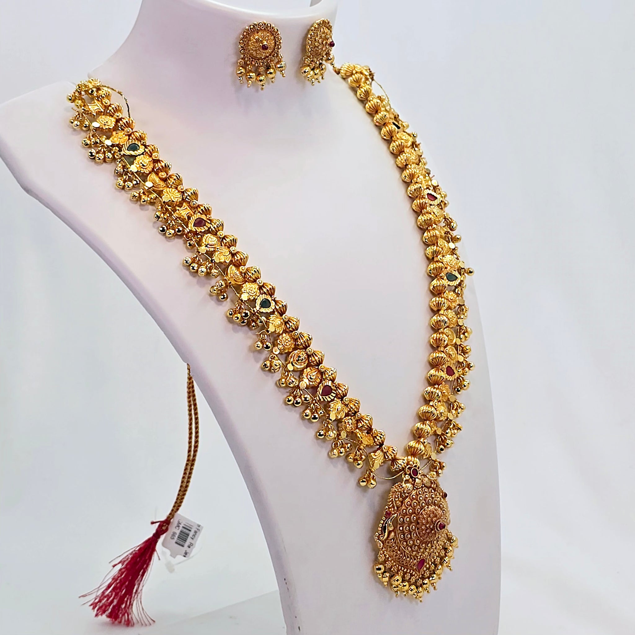 The Sangini Antique Goldforming Saaj