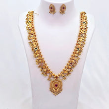 The Radha Antique Goldforming Saaj