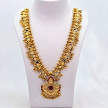 The Preksha Antique Goldforming Saaj